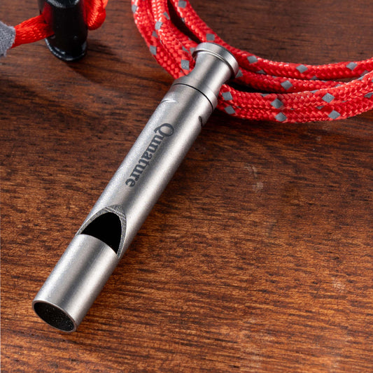Qunature チタンホイッスル 大音量約86db 防災 救助笛 ストラップ付き